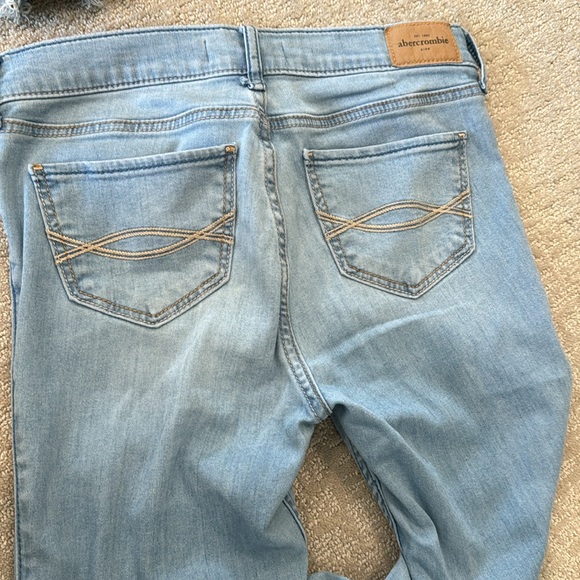Abercrombie jeans - Picture 3 of 3